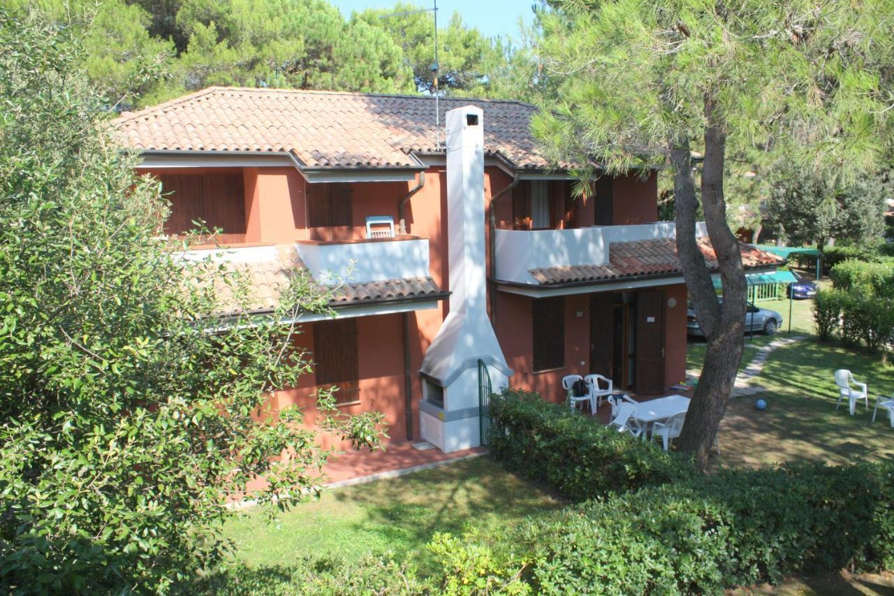 Villaggio Delle Meduse Bibione Bagian luar foto